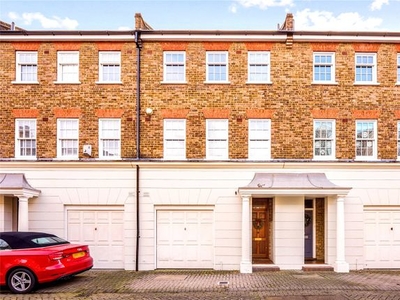 Terraced house to rent in Regents Bridge Gardens, London SW8