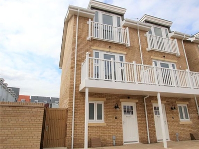 Town house to rent in New Hampshire Street, Reading, Berkshire RG2