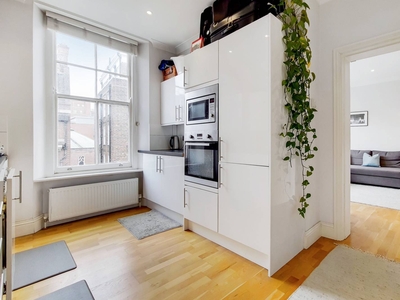 Flat in Great Smith Street, Westminster, SW1P