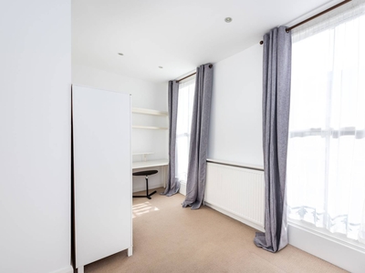 Flat in Warwick Way, Pimlico, SW1V