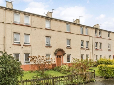 1 bed ground floor flat for sale in Stenhouse