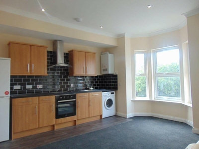 1 bedroom flat for rent in Avenue Road, SO14