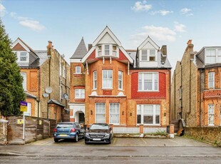 1 bedroom flat for rent in Madeley Road, Ealing, London, W5