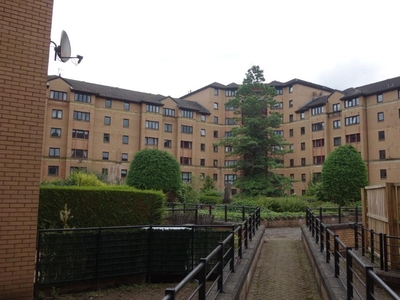 1 bedroom flat for rent in Parsonage Square,Glasgow,G4