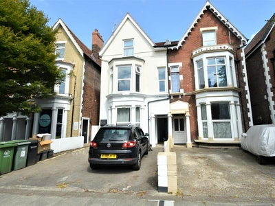 1 bedroom flat for rent in Victoria Road South, Southsea, PO5