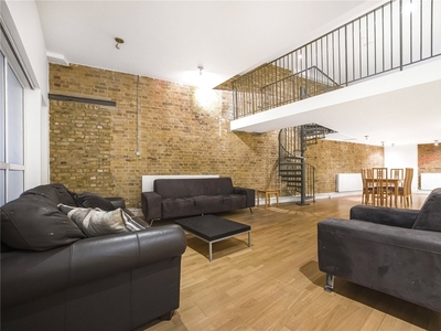1 bedroom property for sale in Gowers Walk, LONDON, E1