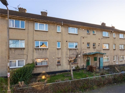 2 bed first floor flat for sale in Clermiston