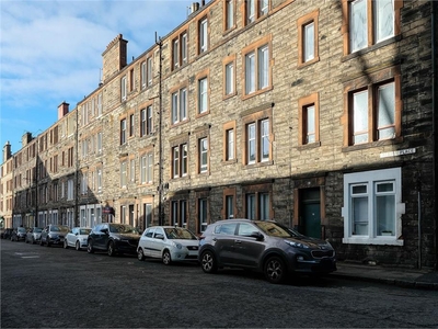2 bed first floor flat for sale in Easter Road