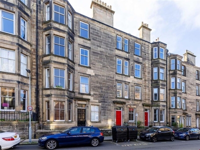2 bed first floor flat for sale in Morningside