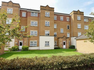 2 Bed Flat/Apartment To Rent in Pickford Gardens, Slough, SL1 - 575