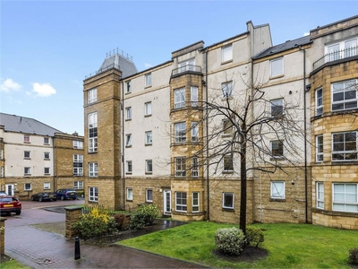 2 bed ground floor flat for sale in Brunswick