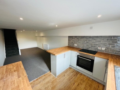 2 bedroom apartment for rent in Flat B, Thornhill Park Road, Southampton, SO18