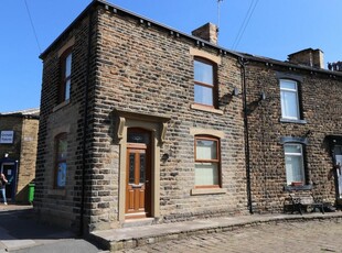 2 bedroom end of terrace house for rent in Armitage Square, Pudsey, West Yorkshire, UK, LS28