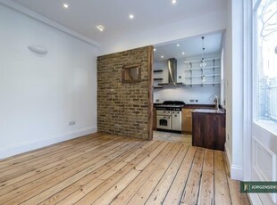 2 bedroom flat for rent in Adelaide Grove, London, W12