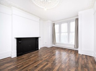 2 bedroom flat for rent in Alexandra Grove, London, N4
