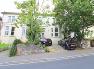 2 bedroom flat for rent in Cromwell Road - St Andrews, BS6