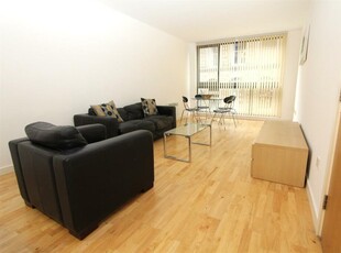 2 bedroom flat for rent in Crown Street Buildings, Leeds, LS2