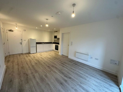 2 bedroom flat for rent in Fox House, Erasmus Drive, DE1 2EH, DE1