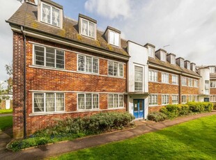 2 bedroom flat for rent in Green Avenue, Mill Hill, NW7