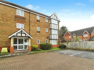 2 bedroom flat for rent in Heron Close, Cheam, Sutton, Surrey, SM1