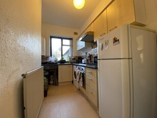 2 bedroom flat for rent in Llanbleddian Gardens, Cathays, CF24
