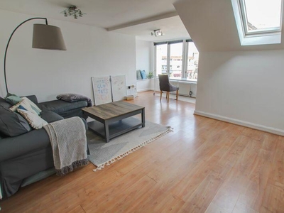 2 bedroom flat for rent in Market Street, Exeter, EX1
