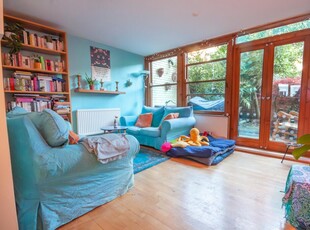 2 bedroom maisonette for rent in Bassett Street, Kentish Town, NW5