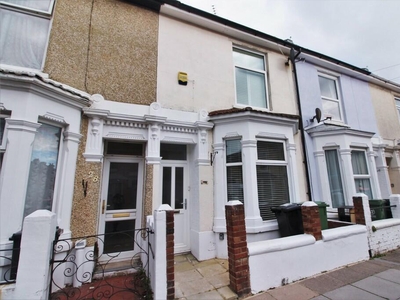 2 bedroom terraced house for rent in Landguard Road, Southsea, PO4