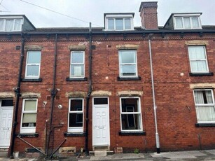 2 bedroom terraced house for rent in Spring Grove View, Hyde Park, Leeds, LS6
