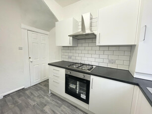 2 bedroom terraced house for rent in Vinery View, Leeds, West Yorkshire, LS9