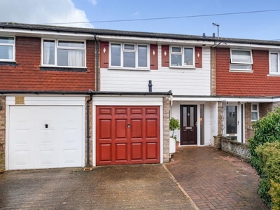 3 Bed House For Sale in Chessington, Surrey, KT9 - 5324972
