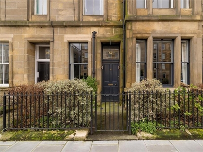 3 bed maindoor flat for sale in New Town