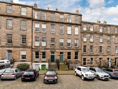 3 bed maindoor flat for sale in New Town