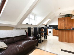 3 bedroom apartment for rent in (£90pppw)Westgate Road, City Centre, Newcastle Upon Tyne, NE4