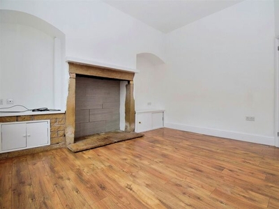 3 Bedroom End Terrace House To Rent
