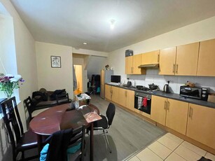 3 bedroom flat for rent in Brighton Grove, Fenham, Newcastle upon Tyne, NE4