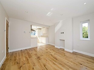 3 bedroom flat for rent in St. Michael's Close, Finchley, N3