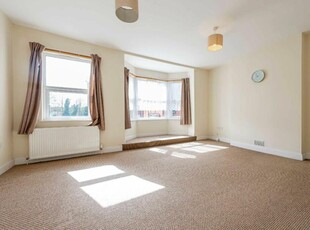 3 bedroom flat for rent in Woodhouse Road, North Finchley, N12
