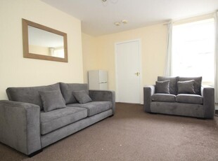 3 bedroom maisonette for rent in Station Road, South Gosforth, Newcastle Upon Tyne, NE3