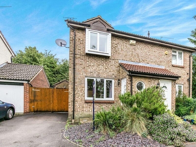 3 bedroom semi-detached house for rent in Catcliffe Way, Lower Earley, RG6