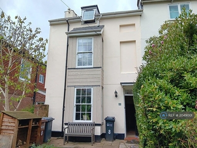3 bedroom semi-detached house for rent in Sivell Place, Exeter, EX2