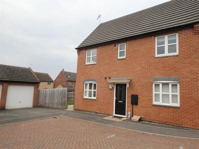 3 bedroom semi-detached house for rent in The Carabiniers, Coventry, CV3