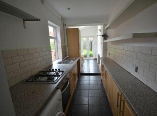 3 bedroom terraced house for rent in Hartopp Road, Leicester, LE2