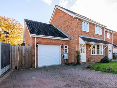 4 Bed House For Sale in Eliot Close, Newport Pagnell, MK16 - 5251640