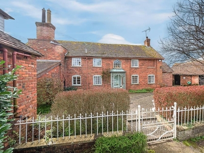 4 Bed House For Sale in Yarpole, Herefordshire, HR6 - 5364314