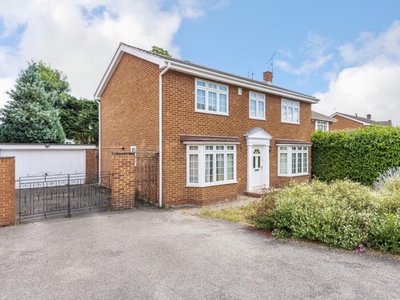 4 Bed House To Rent in Windsor, Berkshire, SL4 - 632