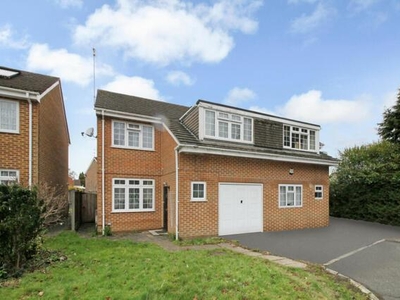 4 Bedroom House Surrey Hampshire