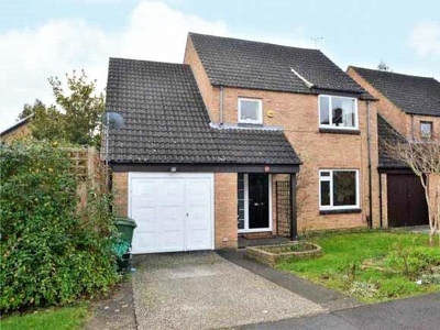 4 bedroom link detached house for rent in Carston Grove, Calcot, Berkshire, RG31