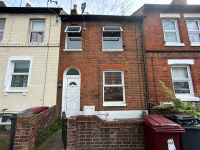 4 bedroom terraced house for rent in Bedford Road, Reading, Berkshire, RG1