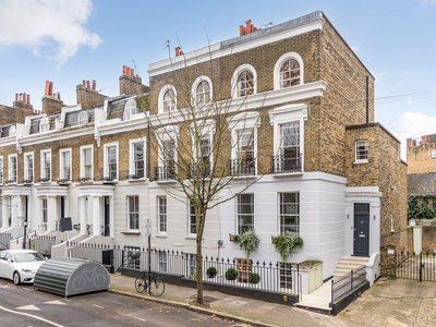 5 bedroom property for sale in Compton Road, London, N1